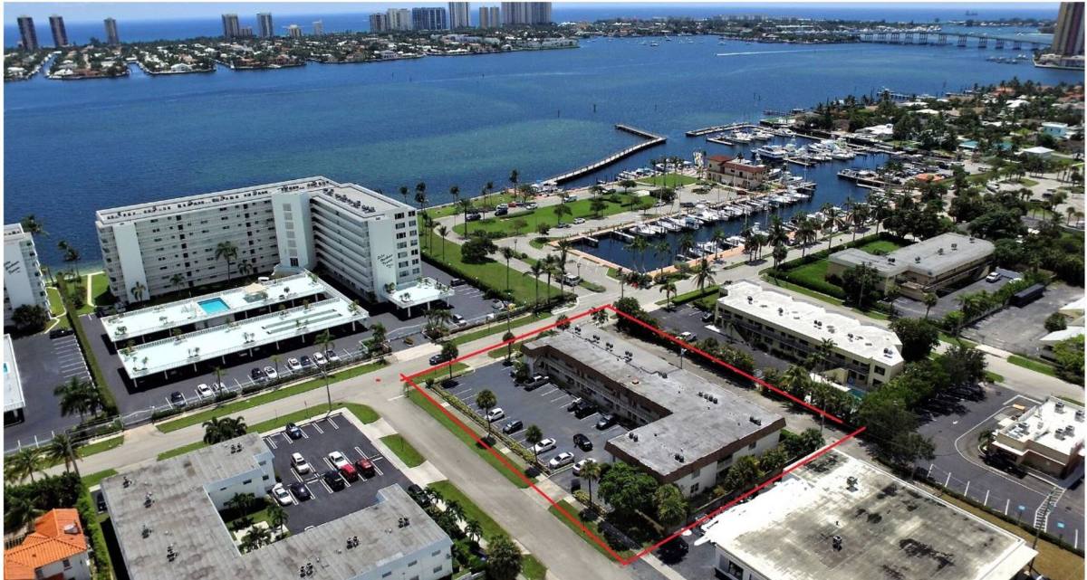 Condo for rent at 310 Lake Shore Dr, West Palm Beach, FL 33403