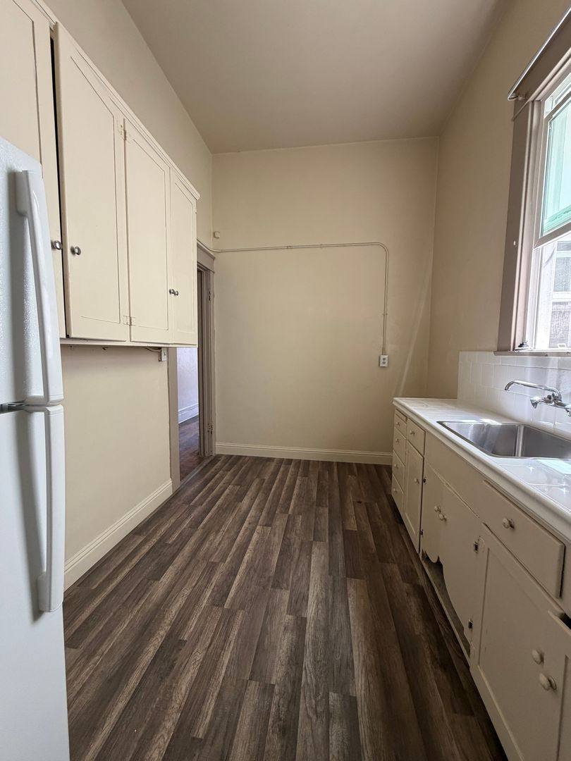 Apartment for rent at 41 S San Joaquin St, Stockton, CA 95202