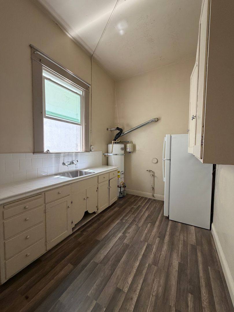 Apartment for rent at 41 S San Joaquin St, Stockton, CA 95202