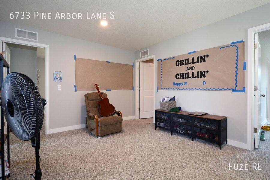 House for rent at 6733 Pine Arbor Lane S, Cottage Grove, MN 55016
