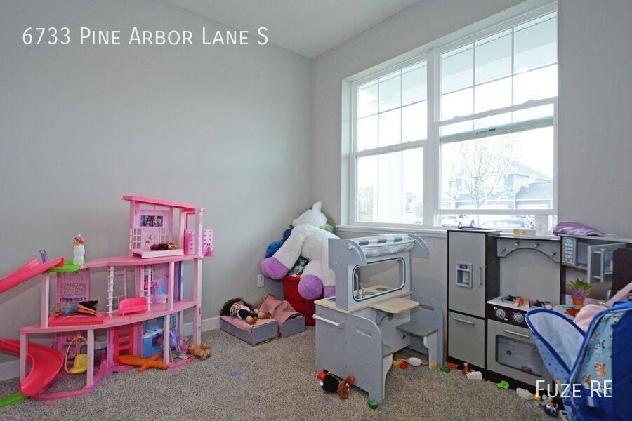 House for rent at 6733 Pine Arbor Lane S, Cottage Grove, MN 55016