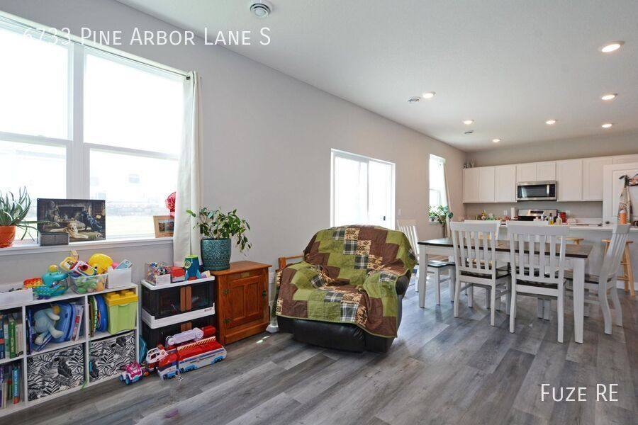 House for rent at 6733 Pine Arbor Lane S, Cottage Grove, MN 55016