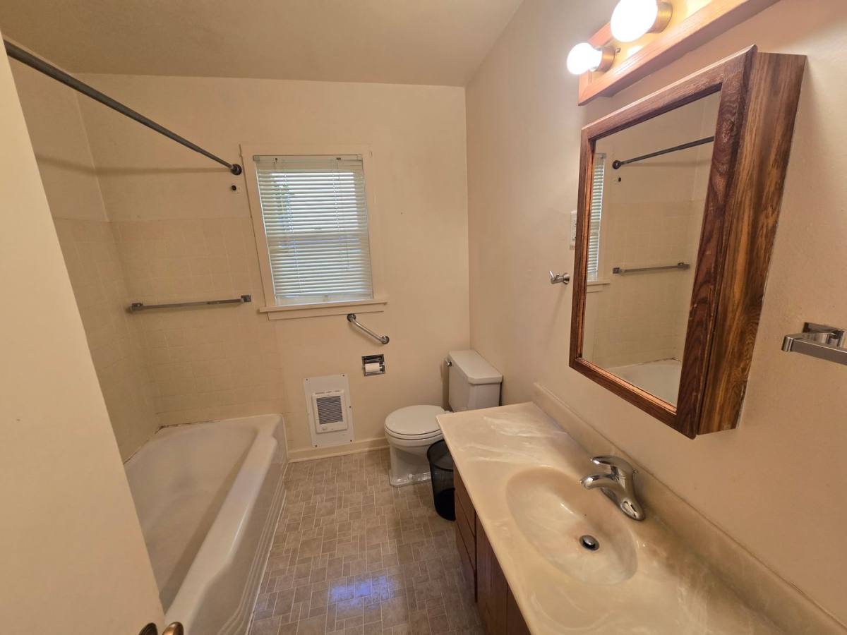 Apartment for rent at 1515 Mill St SE, Salem, OR 97301