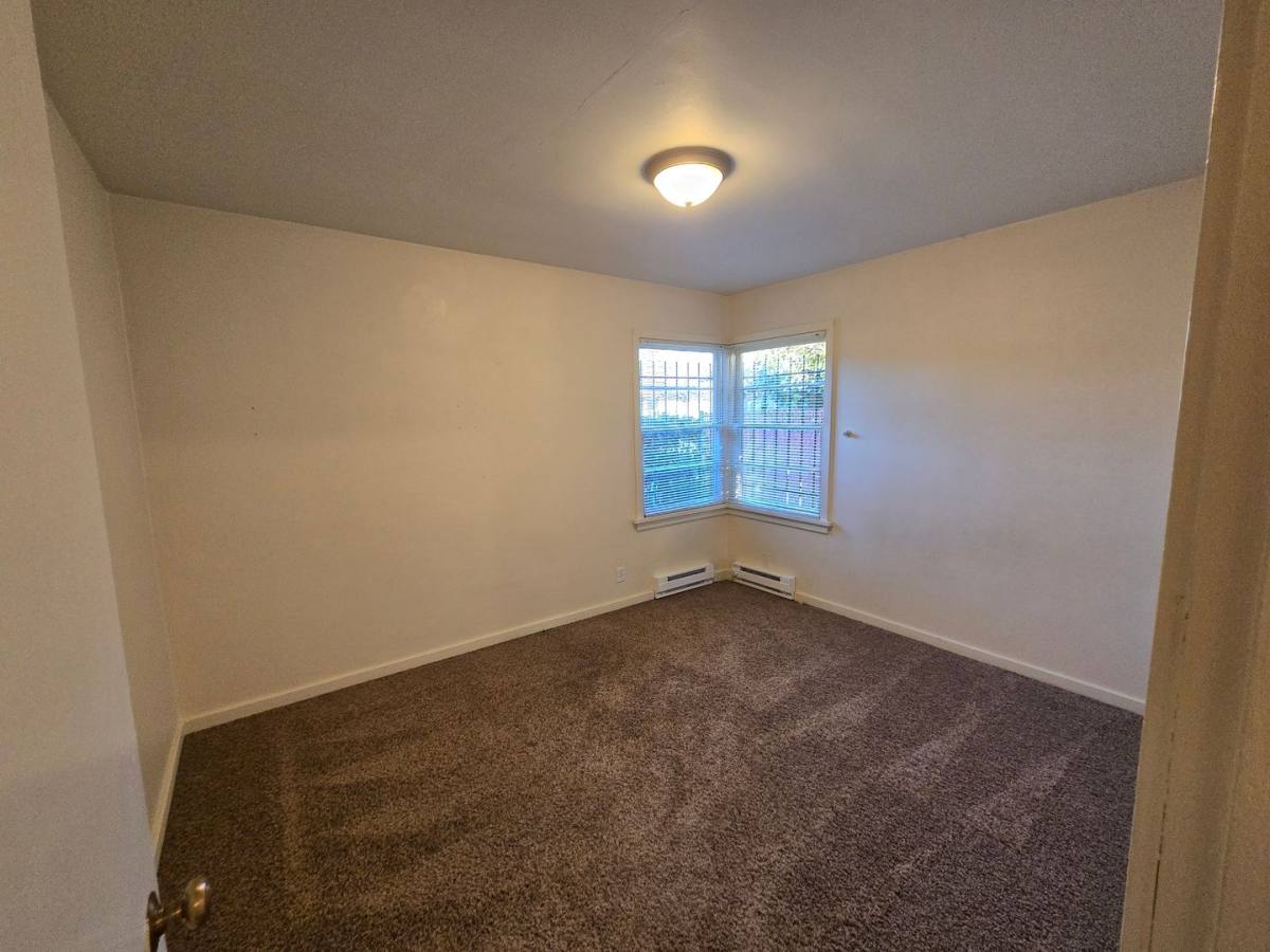 Apartment for rent at 1515 Mill St SE, Salem, OR 97301