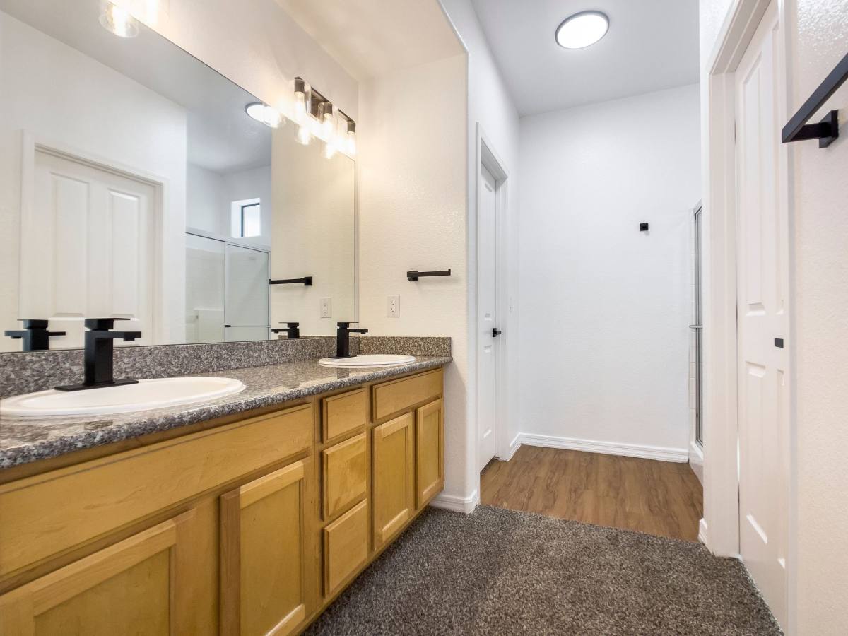 Apartment for rent at 8050 N 61st Ave, Glendale, AZ 85302