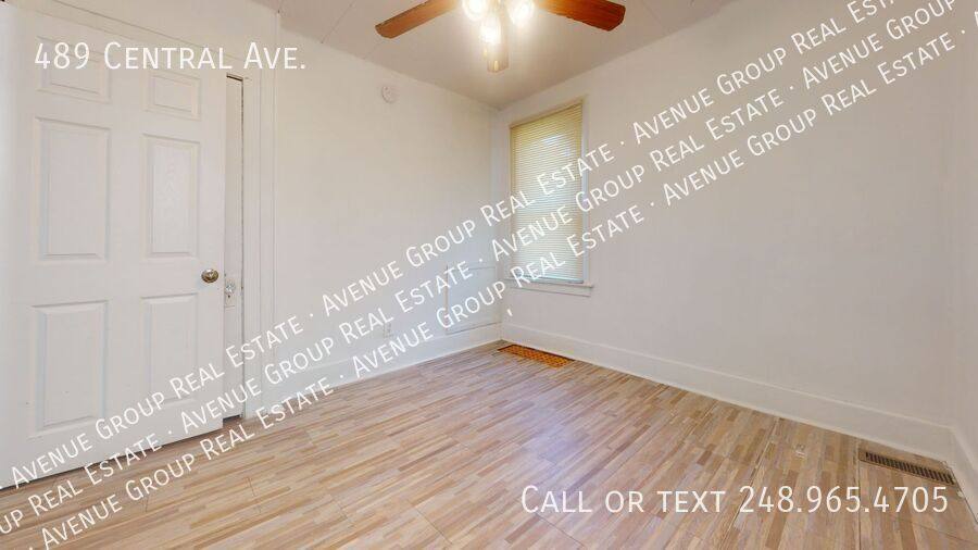 House for rent at 489 Central Ave, Pontiac, MI 48341