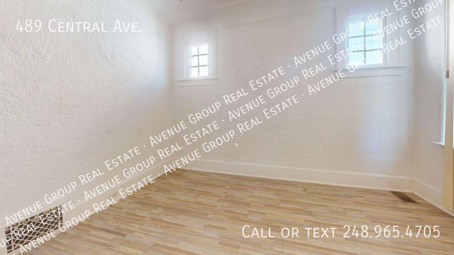 House for rent at 489 Central Ave, Pontiac, MI 48341
