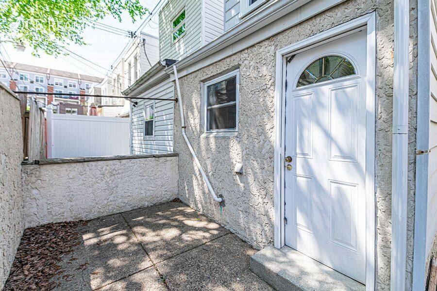 House for rent at 615 S Lecount St, Philadelphia, PA 19146