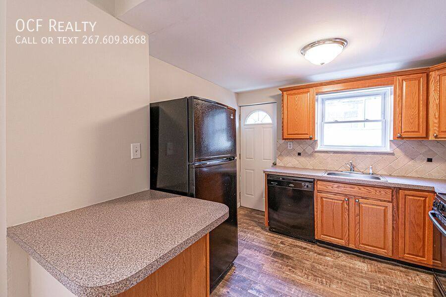 House for rent at 615 S Lecount St, Philadelphia, PA 19146