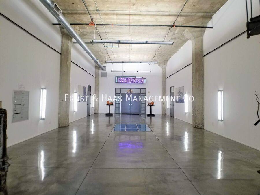 Apartment for rent at 115 W 4th St #210, Long Beach, CA 90802