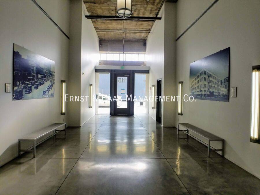 Apartment for rent at 115 W 4th St #210, Long Beach, CA 90802