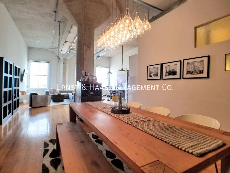 Apartment for rent at 115 W 4th St #210, Long Beach, CA 90802