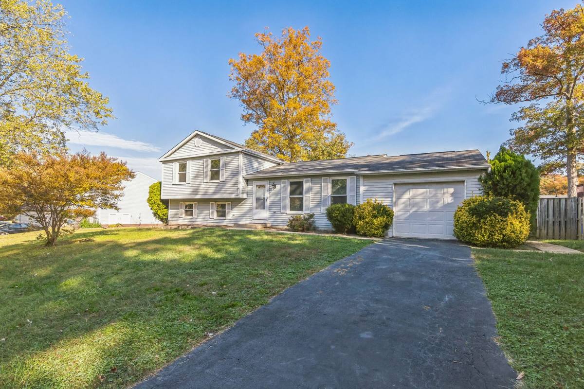 House for rent at 3388 Chelsea Dr, Woodbridge, VA 22192