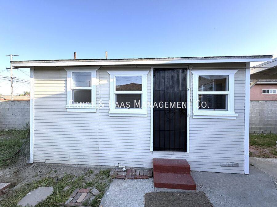 Apartment for rent at 15334 Orizaba Ave #B, Paramount, CA 90723