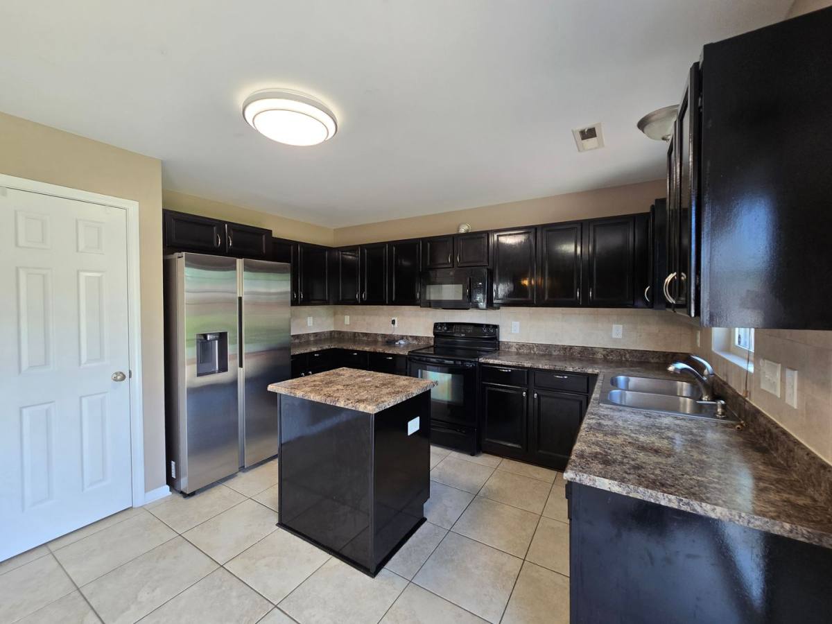 House for rent at 2012 Sir Michael Dr, Hope Mills, NC 28348