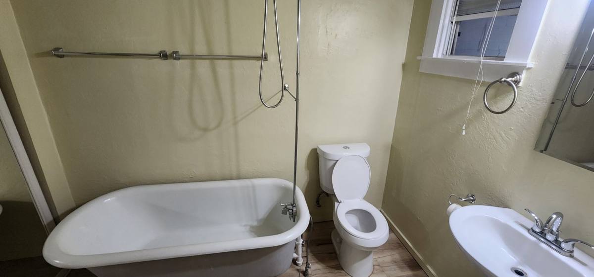 Apartment for rent at 1433 Court St, Redding, CA 96001