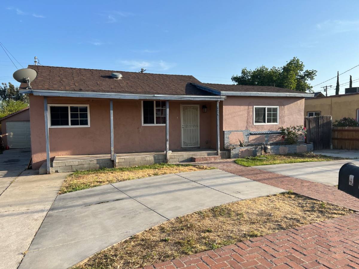 House for rent at 943 W C St, Colton, CA 92324