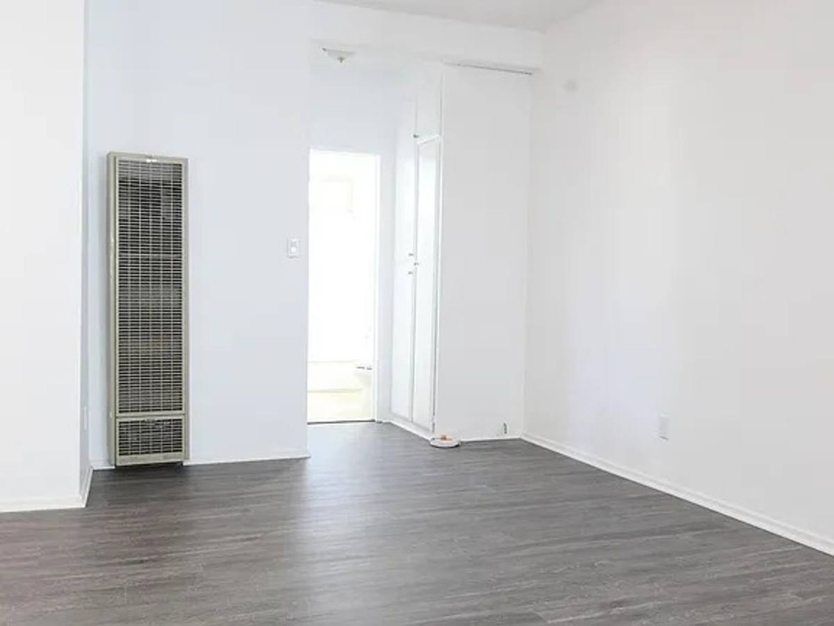 Apartment for rent at 1226 N Commonwealth, Los Angeles, CA 90029
