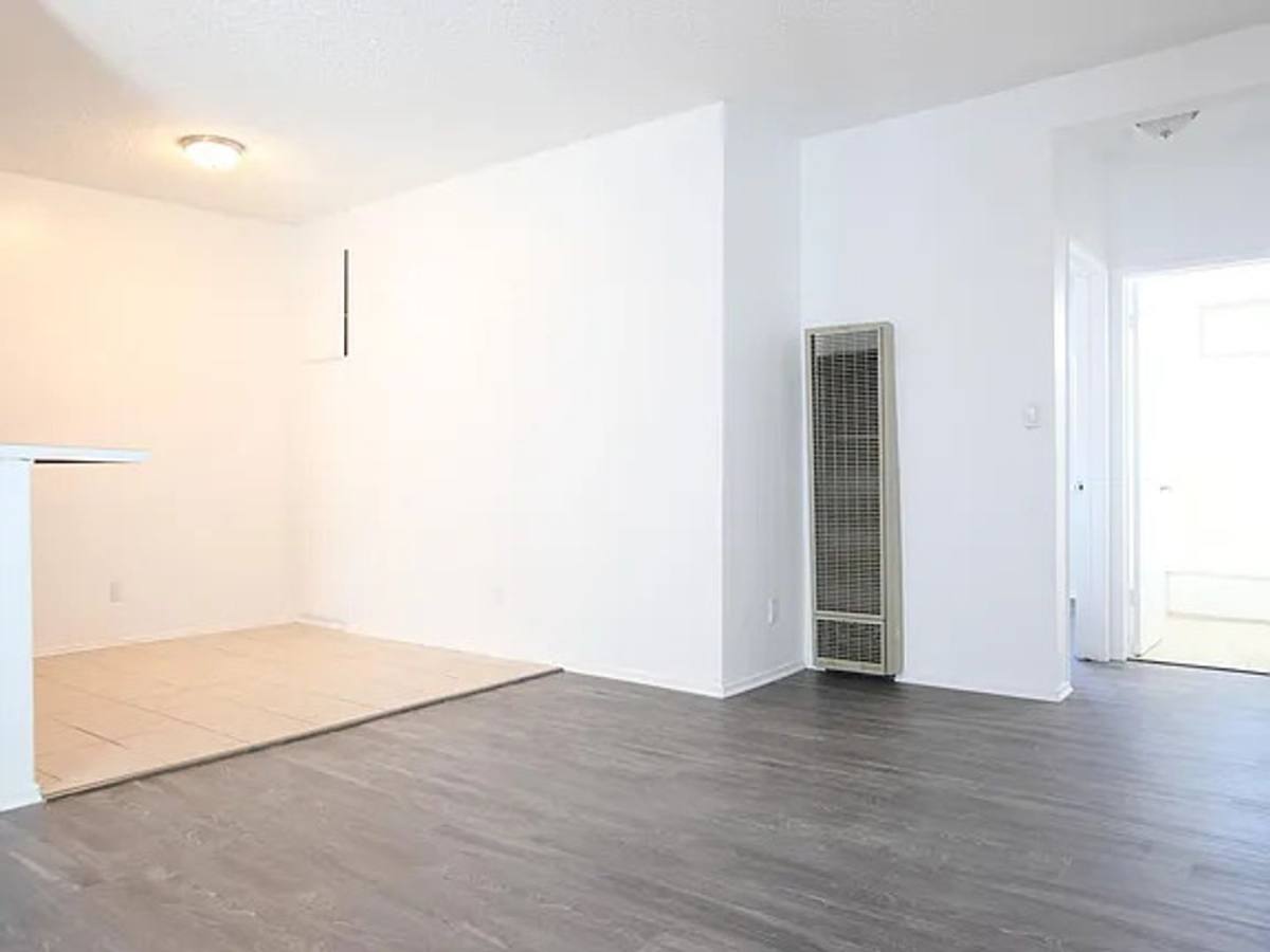 Apartment for rent at 1226 N Commonwealth, Los Angeles, CA 90029