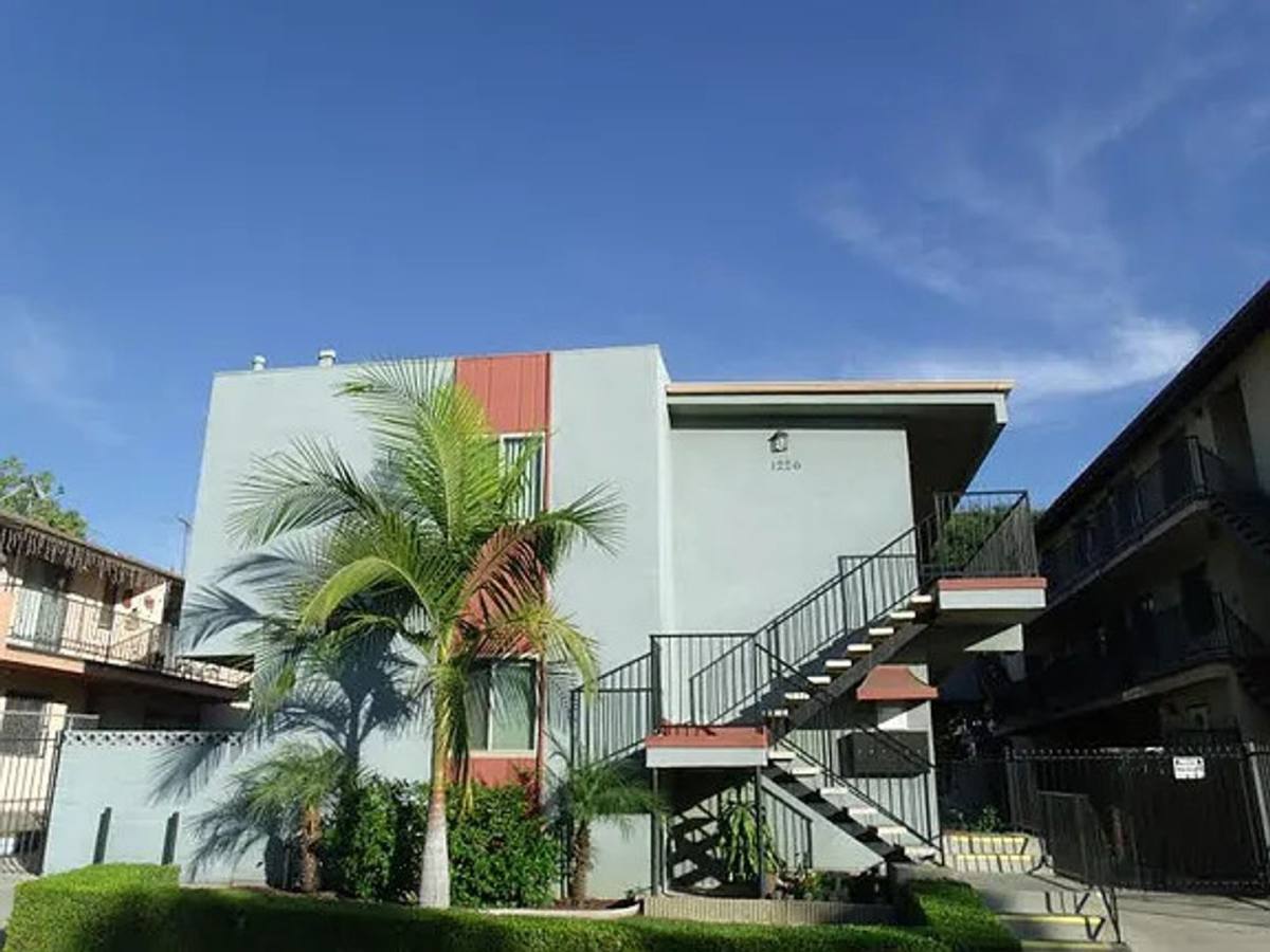 Apartment for rent at 1226 N Commonwealth, Los Angeles, CA 90029