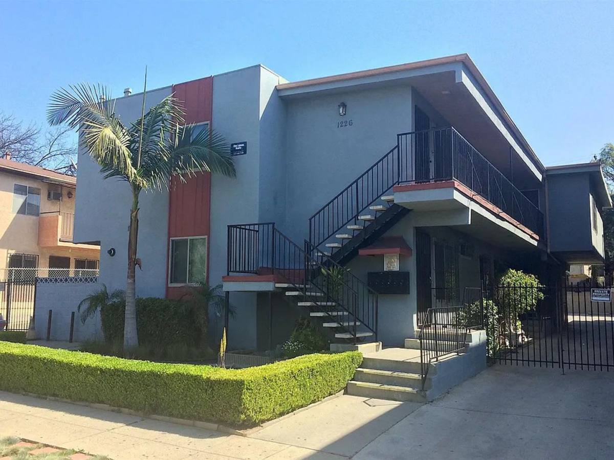 Apartment for rent at 1226 N Commonwealth, Los Angeles, CA 90029
