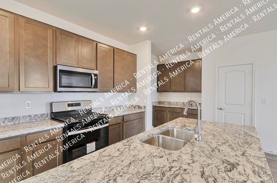 House for rent at 8905 E Pantano Bluff Dr, Tucson, AZ 85730