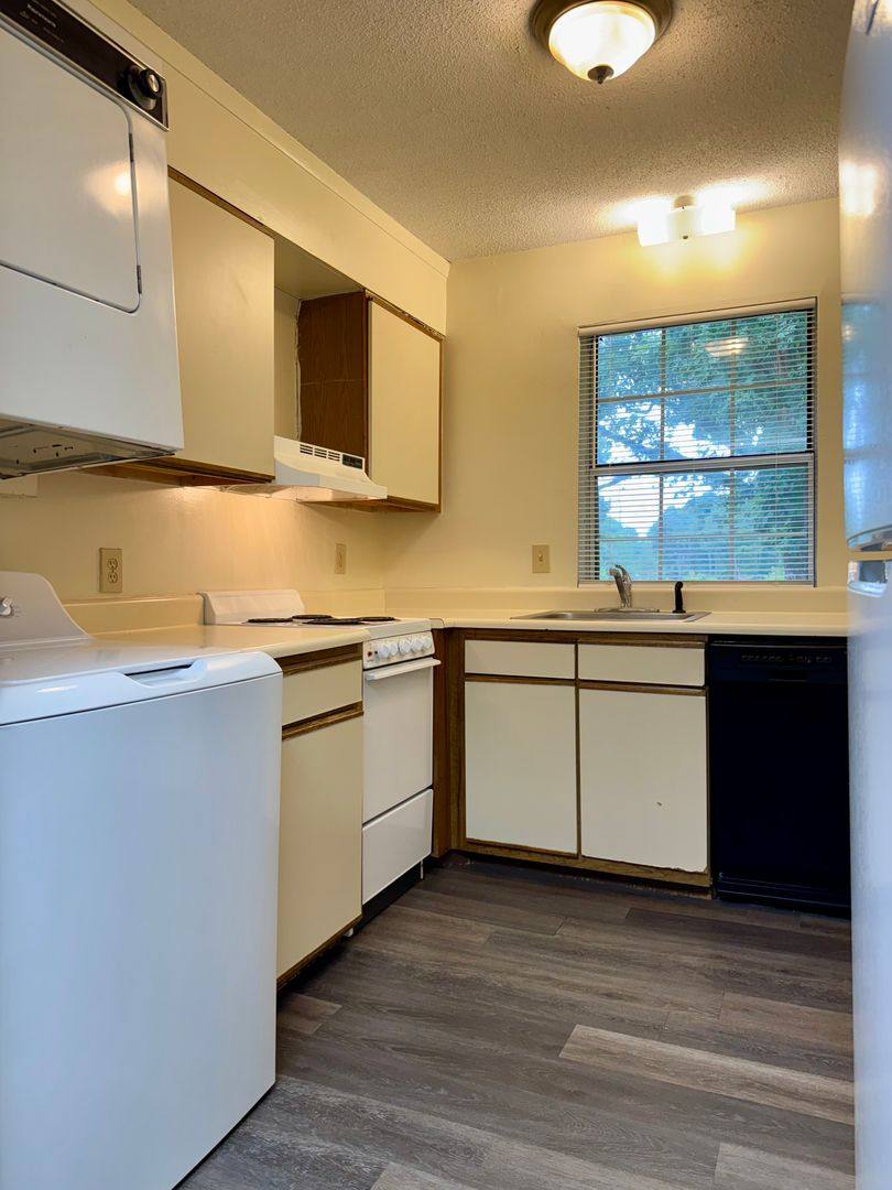 Apartment for rent at 3802 Lexington Dr E, Raleigh, NC 27606