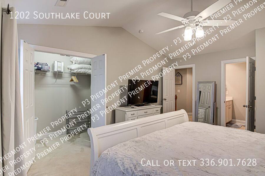 Townhouse for rent at 1202 Southlake Court, Lexington, NC 27295
