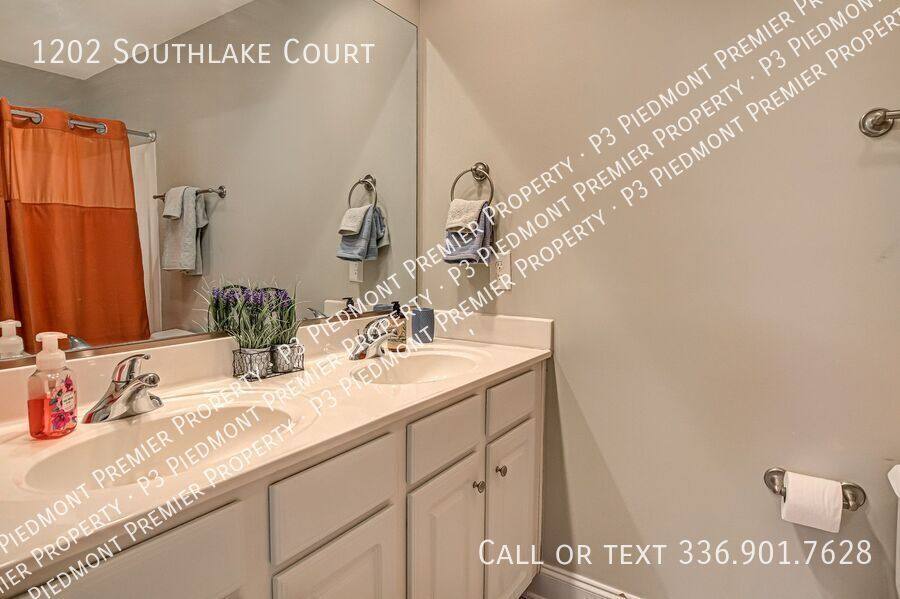 Townhouse for rent at 1202 Southlake Court, Lexington, NC 27295