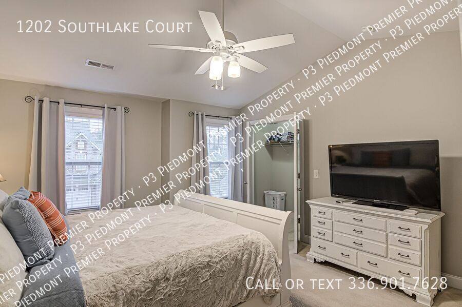 Townhouse for rent at 1202 Southlake Court, Lexington, NC 27295