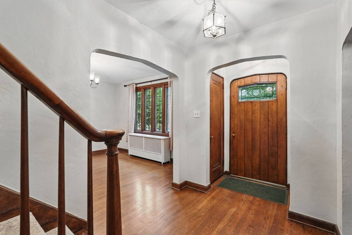 House for rent at 321 Jefferson Dr, Pittsburgh, PA 15228