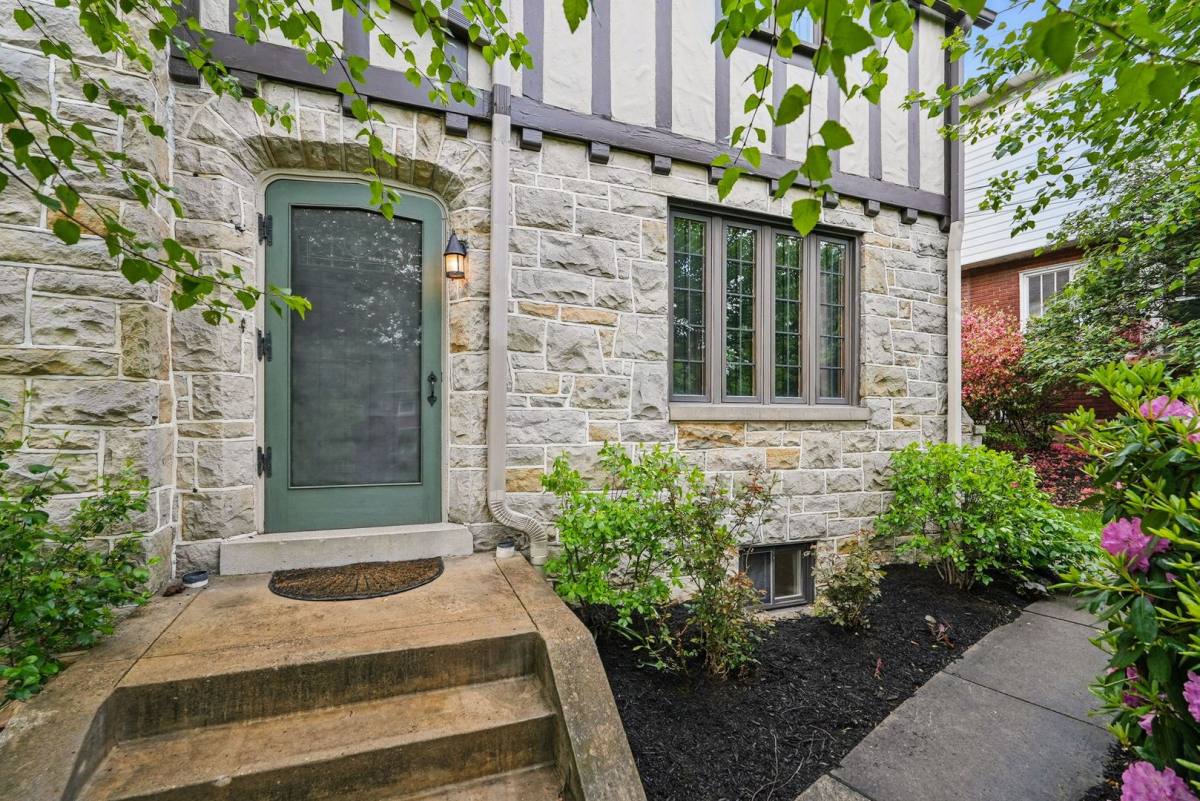 House for rent at 321 Jefferson Dr, Pittsburgh, PA 15228