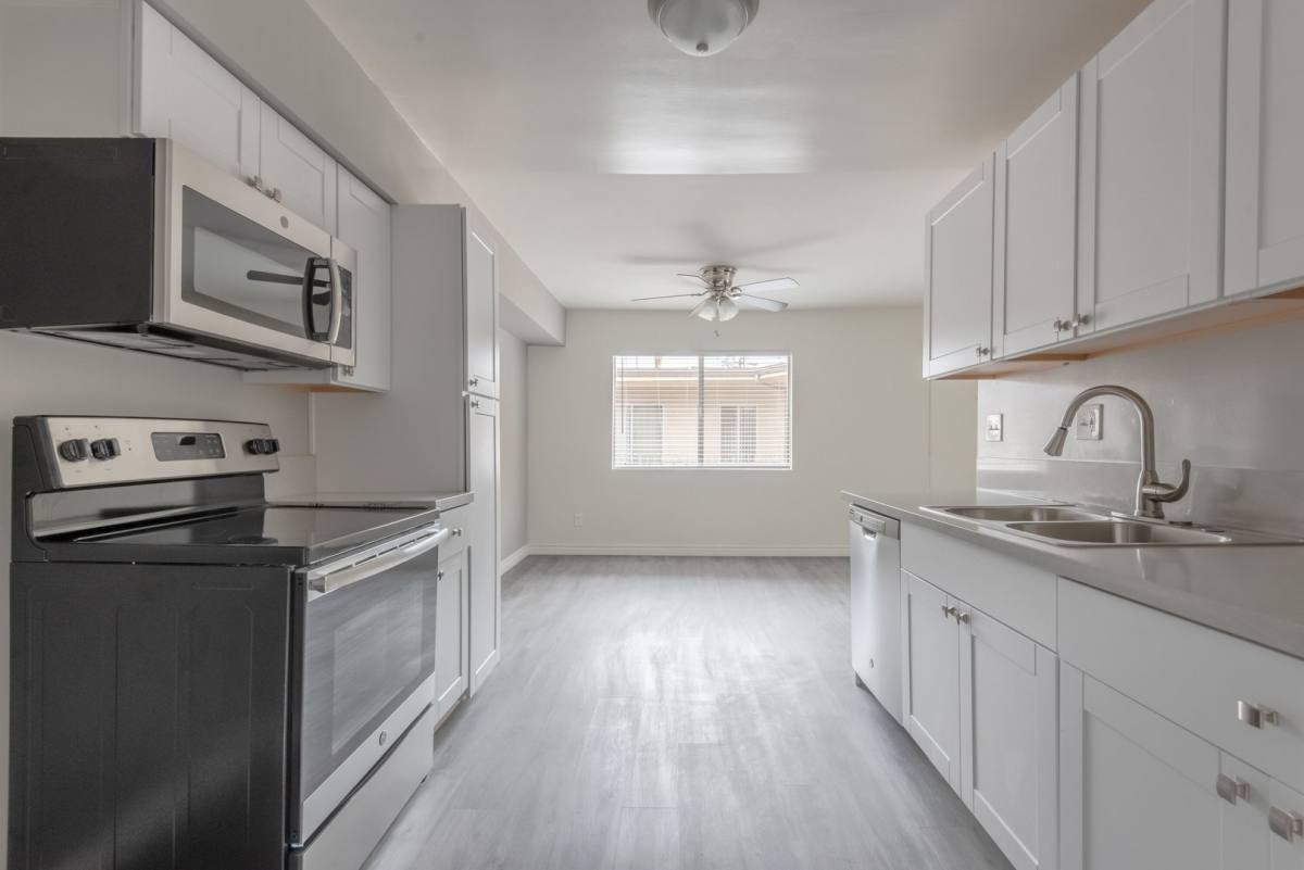 Apartment for rent at 10741 Moorpark St, North Hollywood, CA 91602