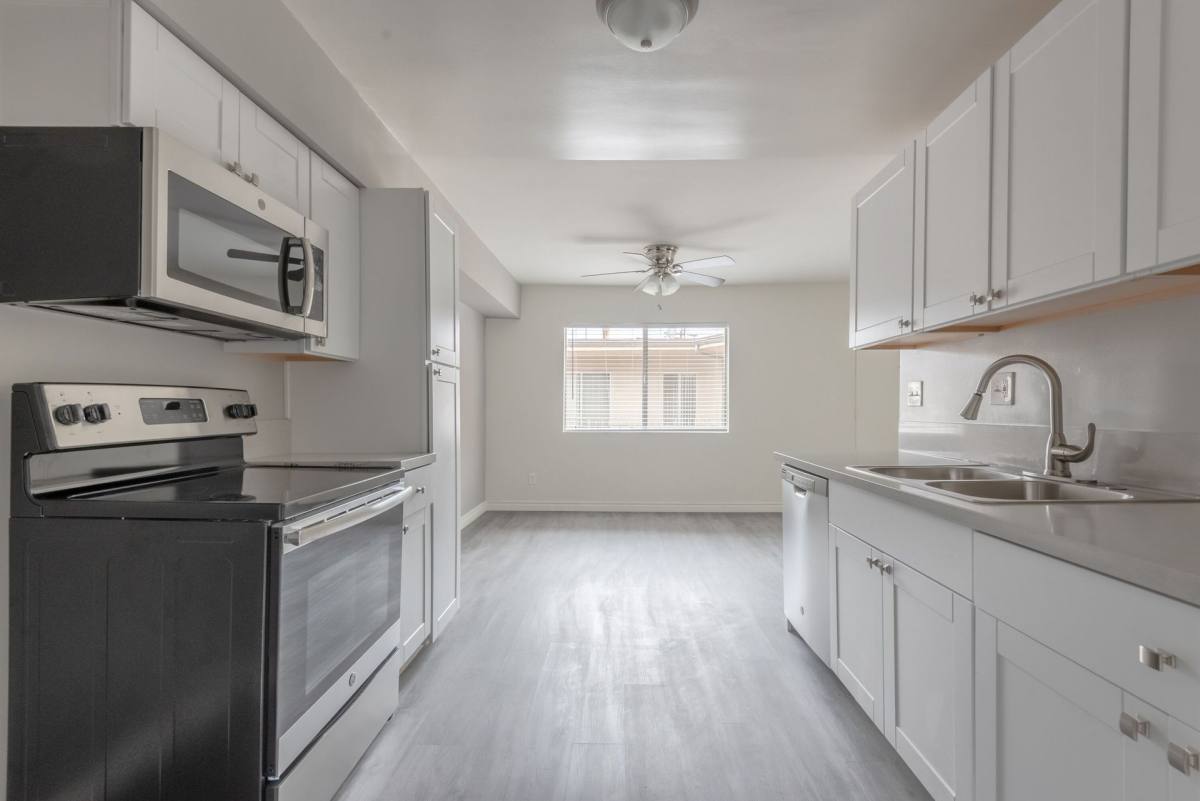Apartment for rent at 10741 Moorpark St, North Hollywood, CA 91602