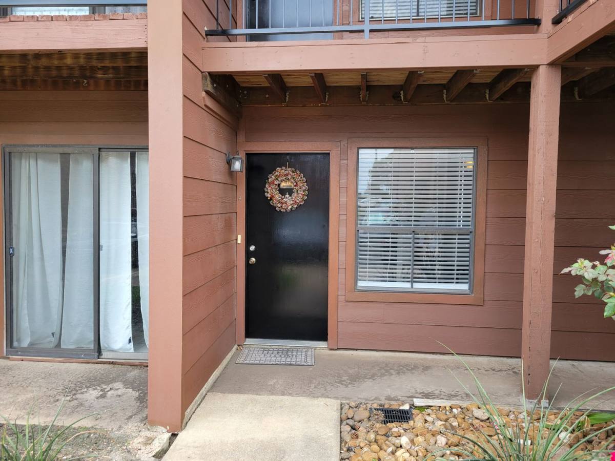 Condo for rent at 904 University Oaks Blvd, College Station, TX 77840