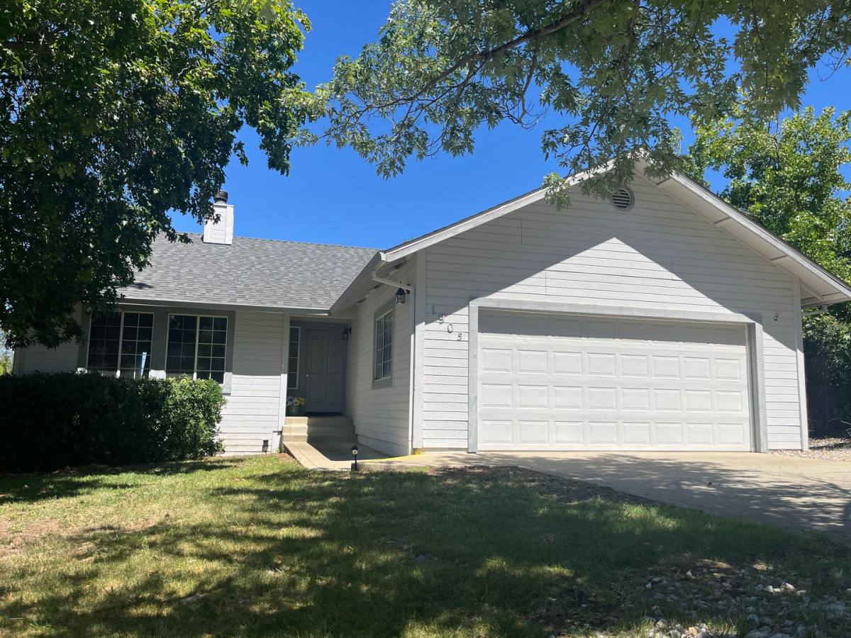 House for rent at 1905 Kinvarra Way, Redding, CA 96001