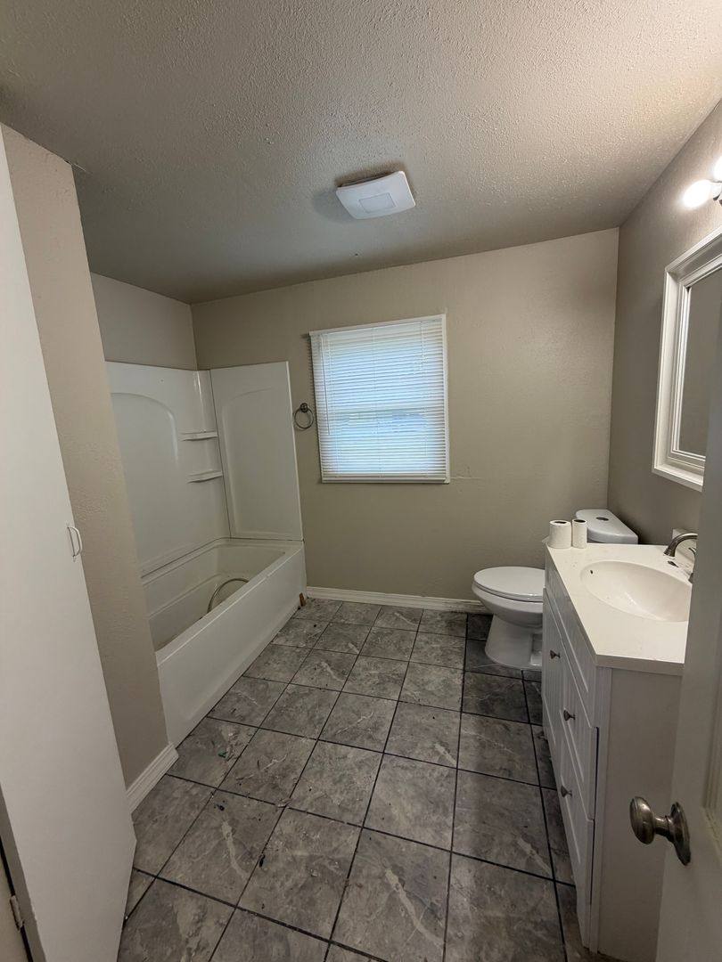 House for rent at 321 Park Ave, Miami, OK 74354