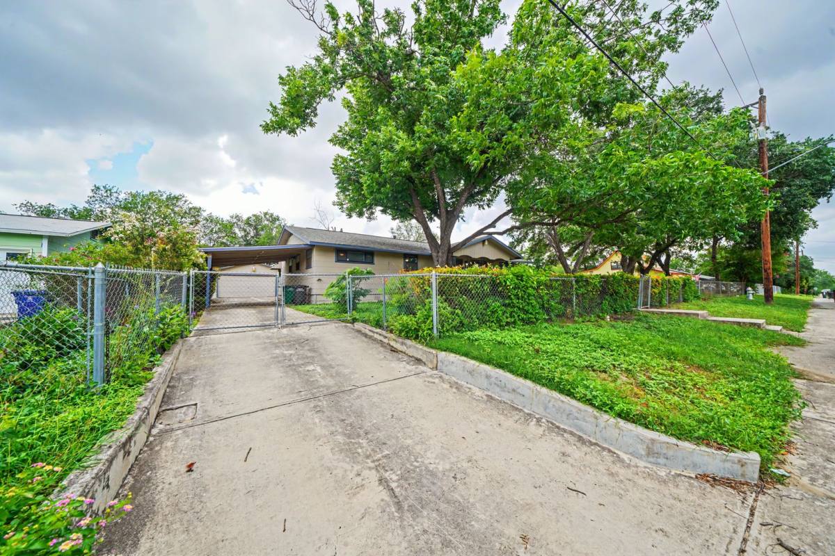 House for rent at 12715 Middle Lane, San Antonio, TX 78217