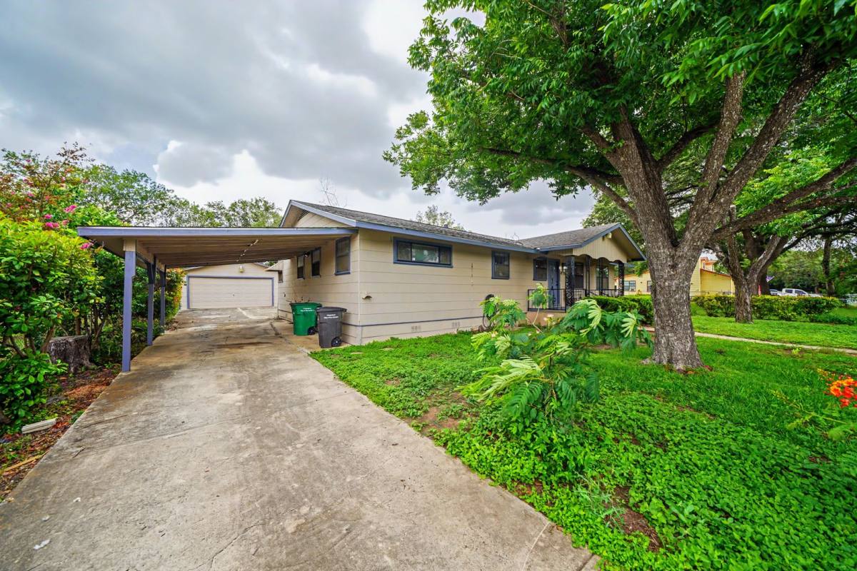 House for rent at 12715 Middle Lane, San Antonio, TX 78217