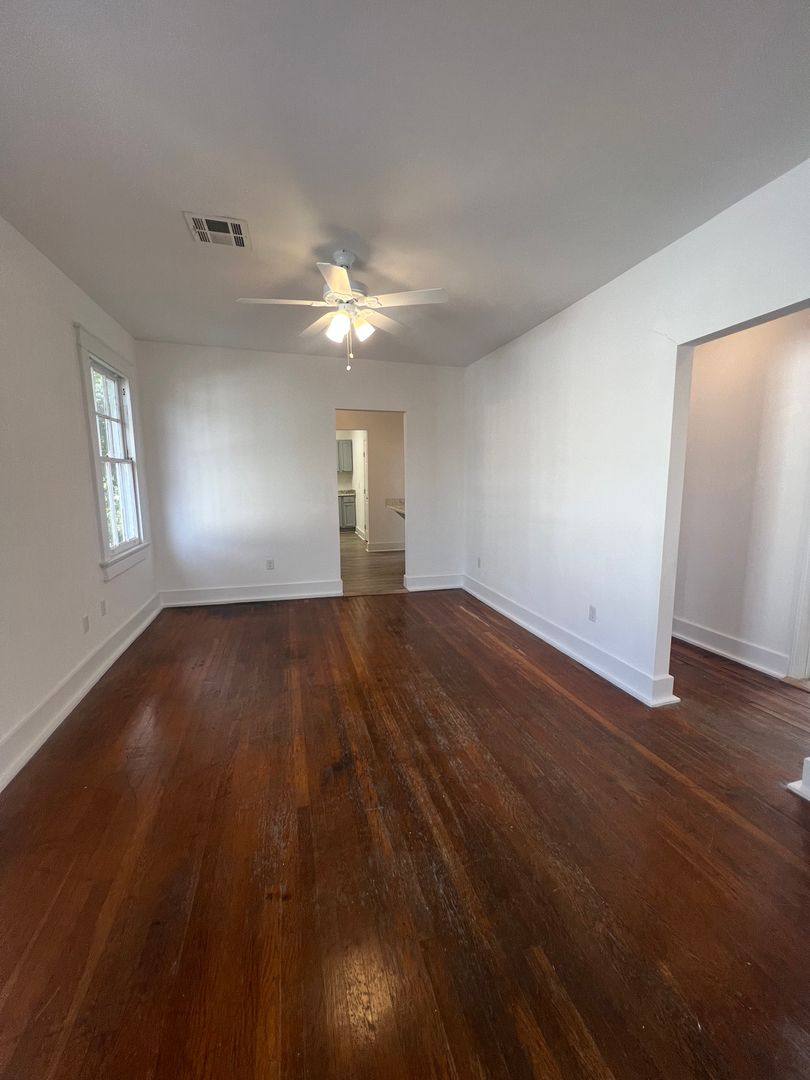 Townhouse for rent at 2205 - 2207 Broadway St, New Orleans, LA 70118