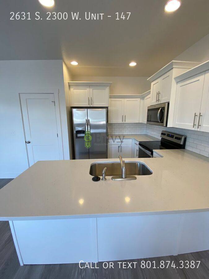 Townhouse for rent at 2631 S 2300 W #147, Ogden, UT 84401