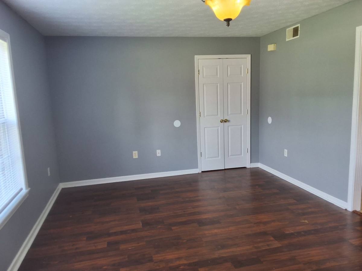 Apartment for rent at 111 Kenilworth Court, Radcliff, KY 40160