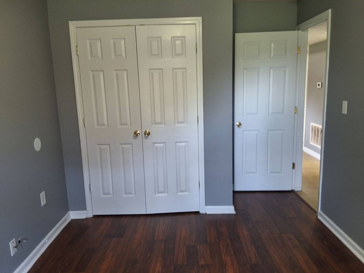 Apartment for rent at 111 Kenilworth Court, Radcliff, KY 40160