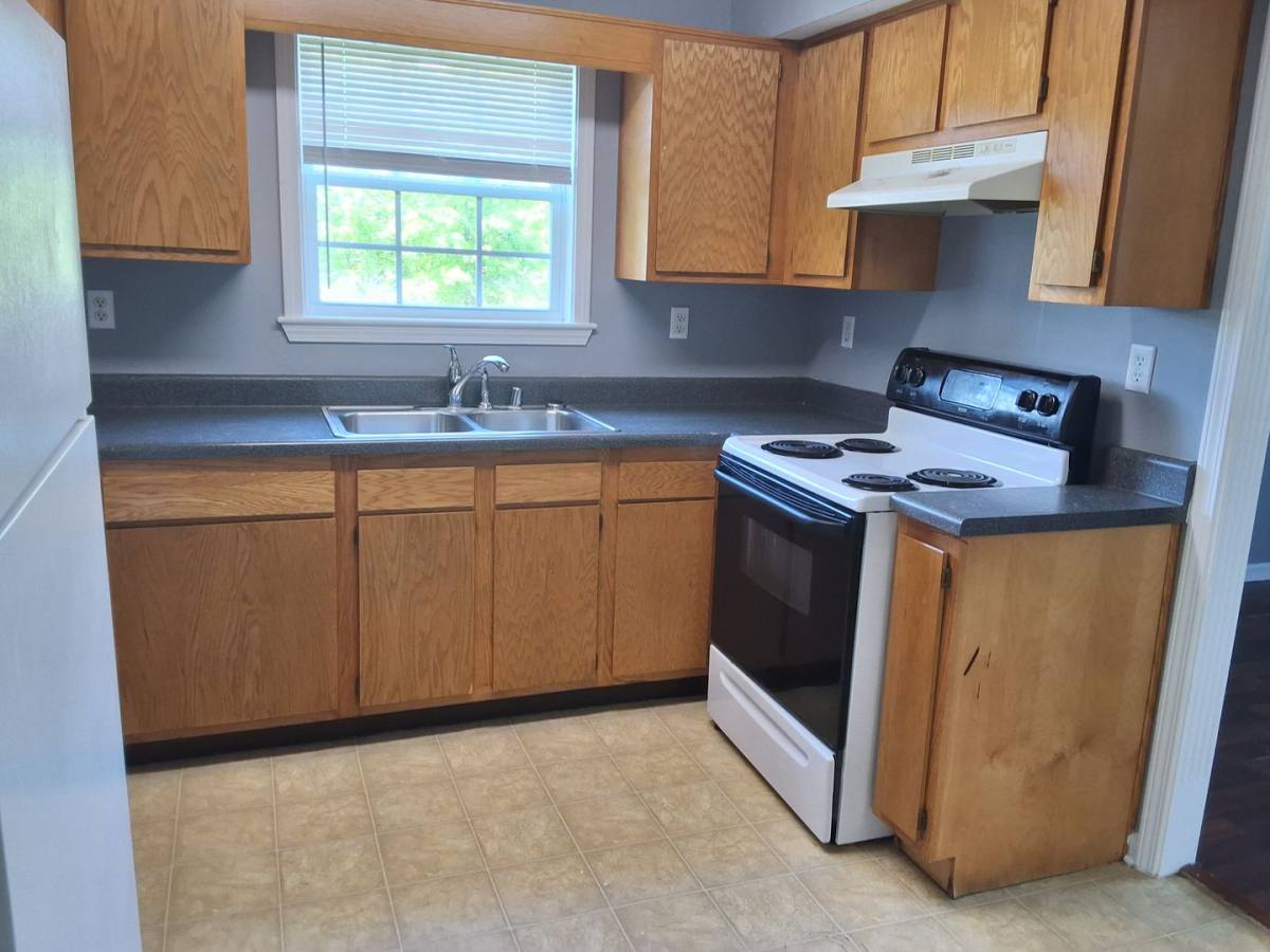 Apartment for rent at 111 Kenilworth Court, Radcliff, KY 40160