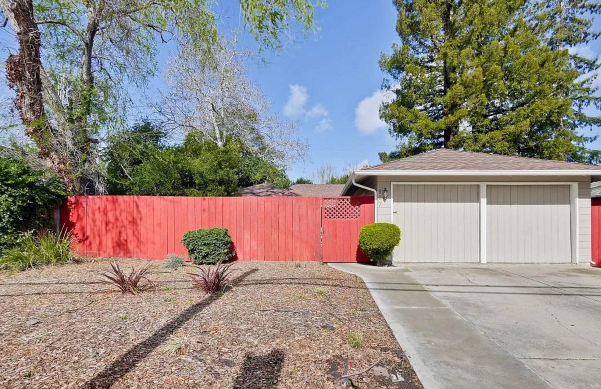 House for rent at 907 Embarcadero Rd, Palo Alto, CA 94303