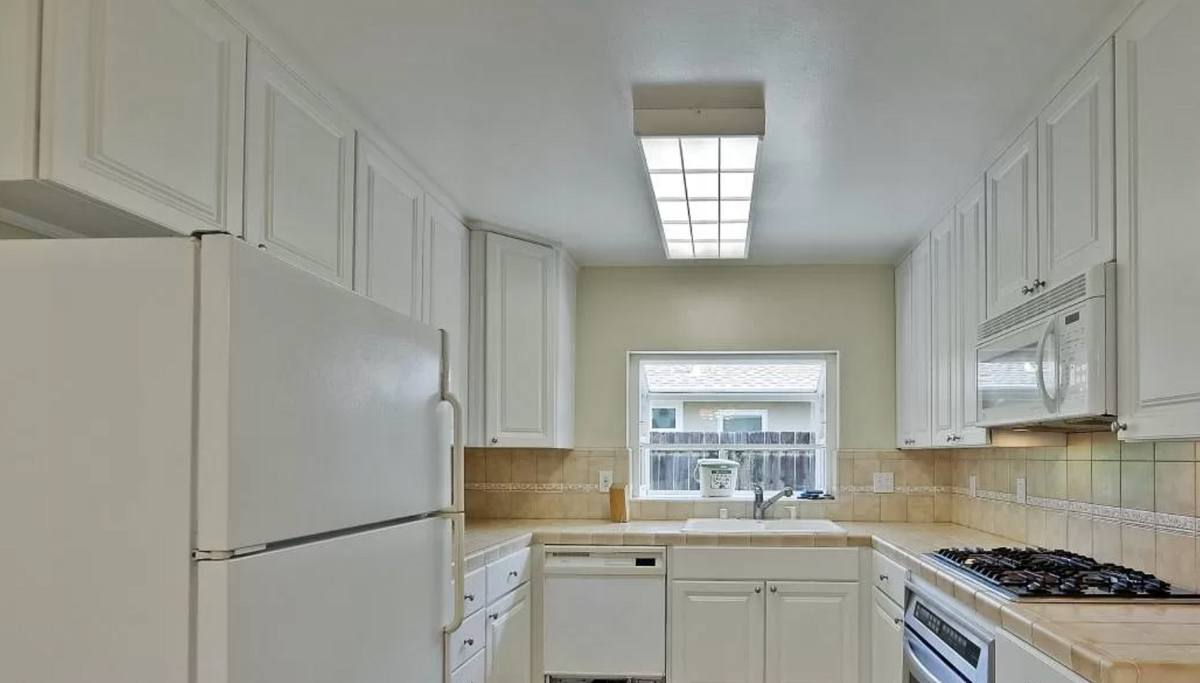 House for rent at 907 Embarcadero Rd, Palo Alto, CA 94303