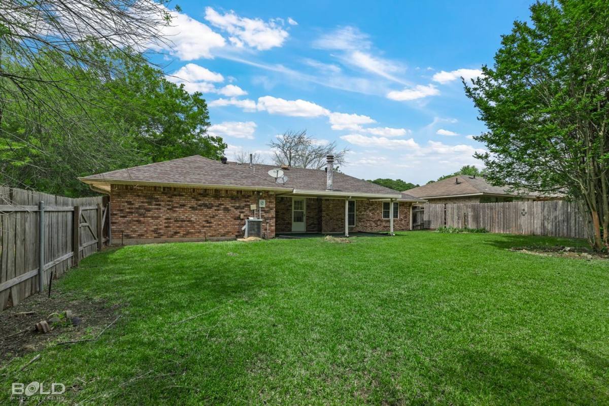 House for rent at 9202 Highcrest Dr, Shreveport, LA 71118