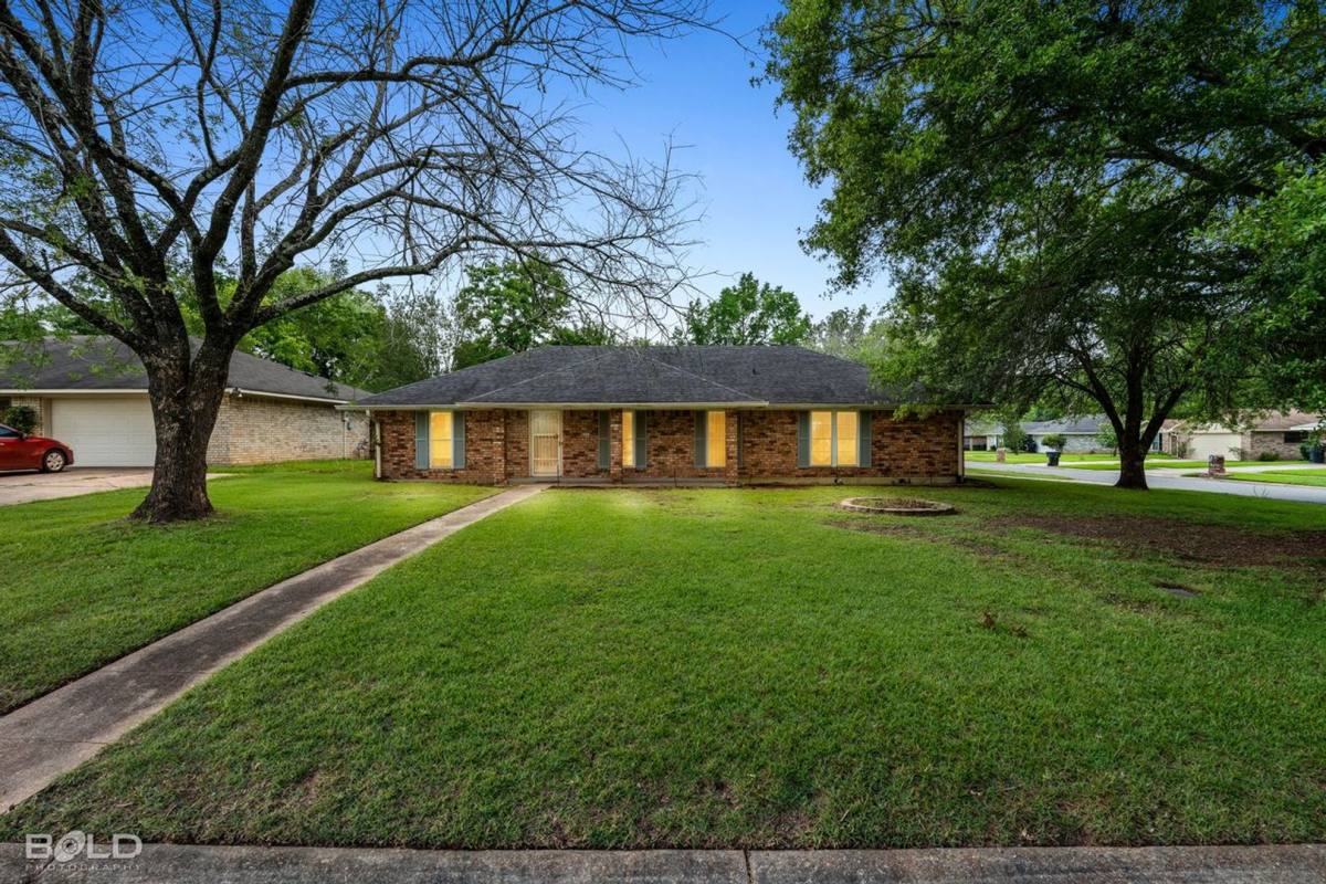 House for rent at 9202 Highcrest Dr, Shreveport, LA 71118