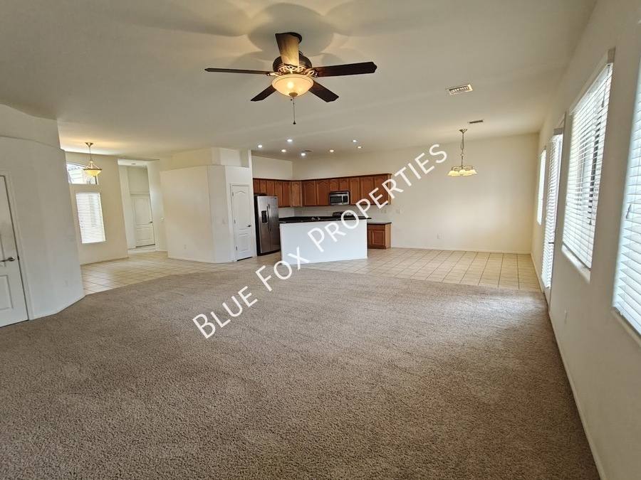 House for rent at 324 N Oak Tree Canyon Loop, Sahuarita, AZ 85629