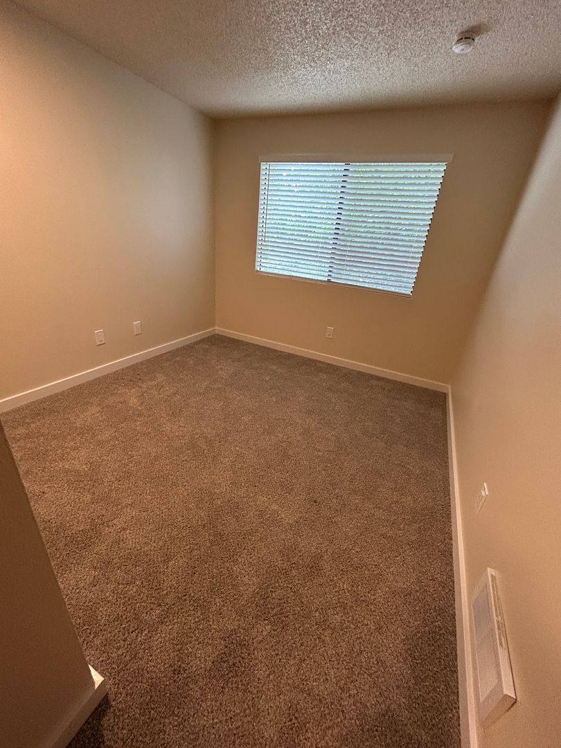 Apartment for rent at 5505 15th Ave NE, Seattle, WA 98105